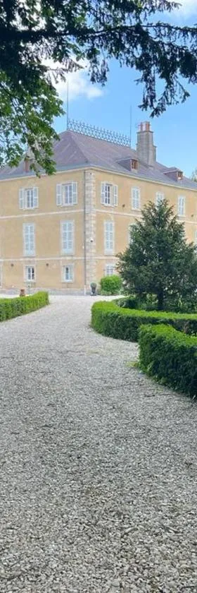 Château de Crespy & Suites，位于Crespy-le-Neuf的酒店