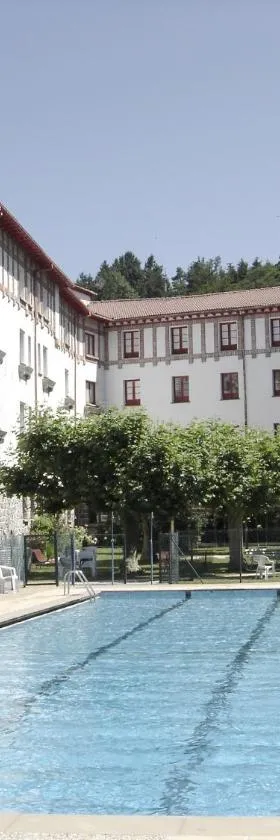 阿耶斯塔兰一号旅馆，位于莱昆韦里的酒店