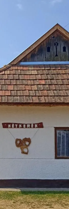 Két Kerék Vendégház，位于Patvarc的酒店