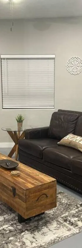 Desert Ranch Home 3 Bedroom + Equine Facility，位于Vail的酒店