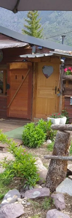 LA CABANE, petite chambre agréable chez l'habitant, maison toute en bois，位于瓦尔代布洛尔的酒店