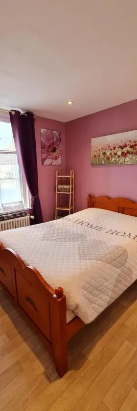 BEL APPARTEMENT CENTRE VEULES LES ROSES 1 CHAMBRE MER 300 M，位于沃勒莱罗斯的酒店