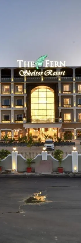 The Fern Shelter Resort Palghar，位于Manor的酒店