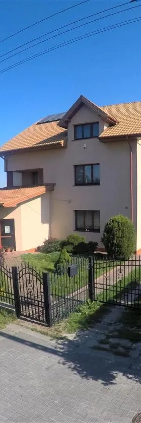 Pokoje gościnne, mieszkanie na wynajem w Świdniku k Lublina，位于斯维德尼克的酒店