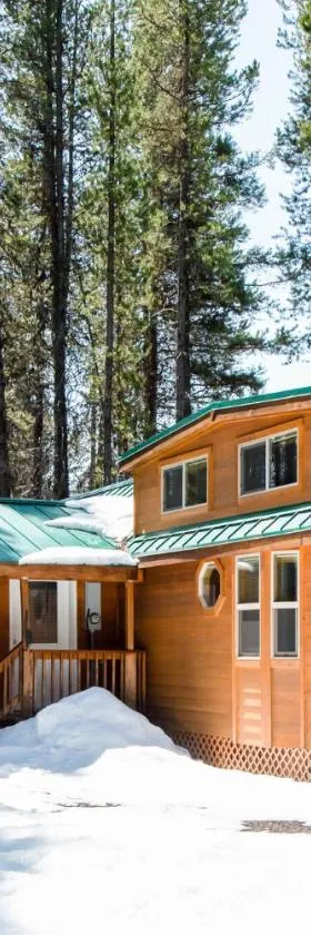 Willamette Pass Inn & Chalets，位于Odell Lake的酒店