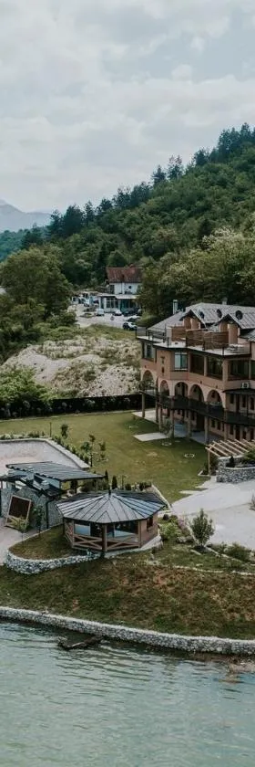 Hotel Noor Konjic，位于科尼茨的酒店