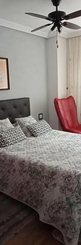 Confortable y luminoso apartamento，位于巴利亚多利德的酒店