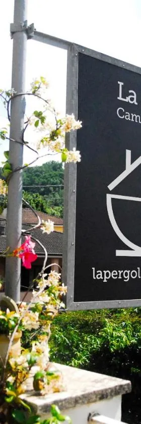 La Pergola Private Parking，位于韦扎诺利古雷的酒店