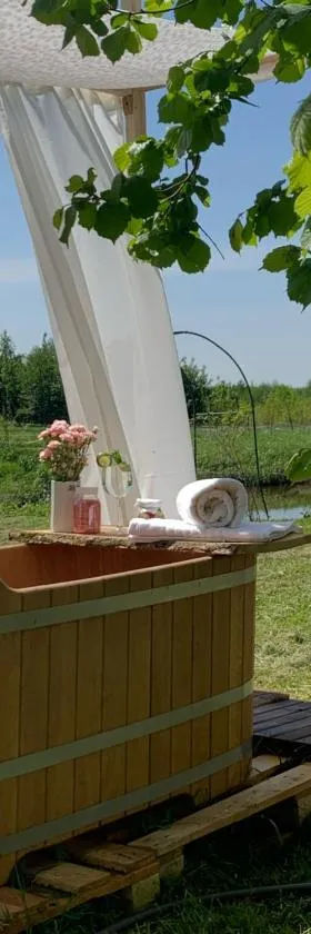 Rancho „Czajone na pigwowcu”，位于Lelkowo的酒店