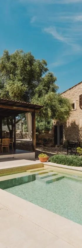 Llucamar Villa，位于桑特略伦斯斯德斯卡尔达萨尔的酒店