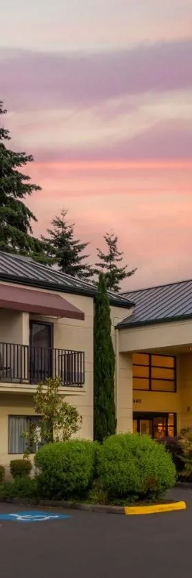 Best Western Plus Plaza by the Green，位于肯特的酒店