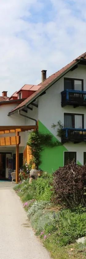Familienparadies Reichenhauser，位于滨湖科伊查赫的酒店