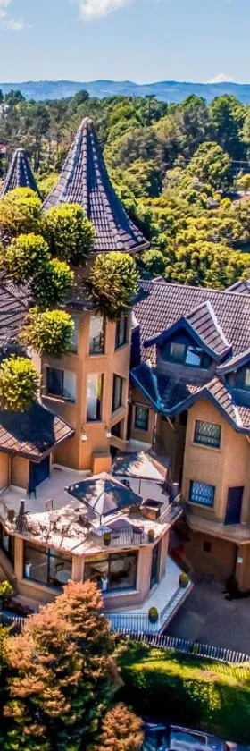 Hotel Castelo Nacional Inn Campos do Jordão，位于坎波斯杜若尔当的酒店