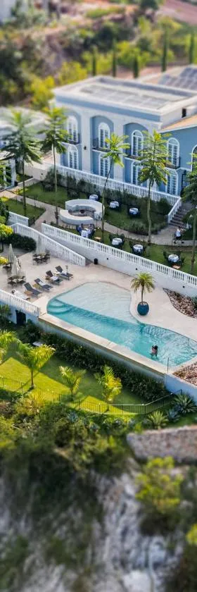 Vila Pugliesi Hotel Boutique，位于伦索伊斯的酒店