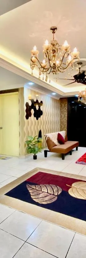 Putravilla Condominium Lovely & Spacious with Public Pool，位于Kampong Kerdas的酒店