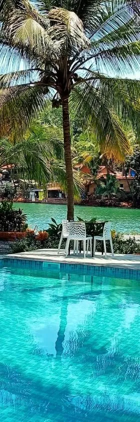 Pont Bleu Suites Riverside & Pool，位于卡纳科纳的酒店