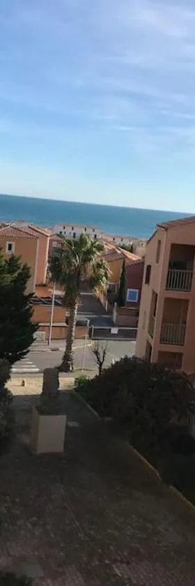 Appartement T3 climatisé avec vue sur mer，位于弗勒里的酒店