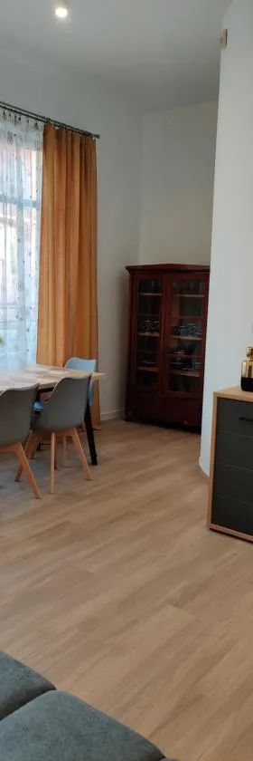 apartament 2 pokoje，位于波莫瑞地区卡缅的酒店