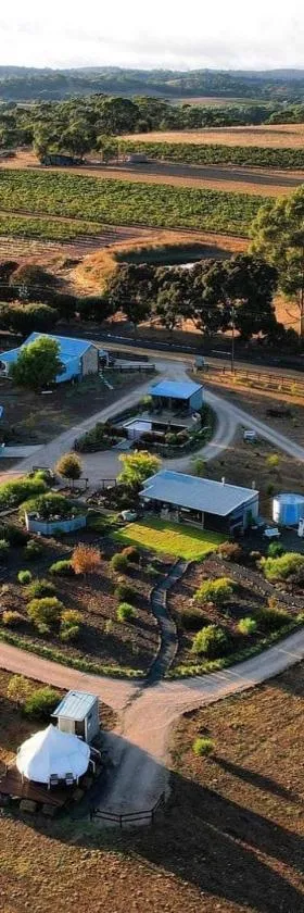 Bukirk Glamping & Luxury Cabins，位于克莱尔的酒店