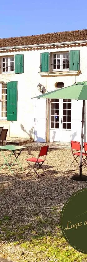 Logis de Chenac - Chambres et table d'hôtes，位于Chenac Saint Seurin D'uzet的酒店