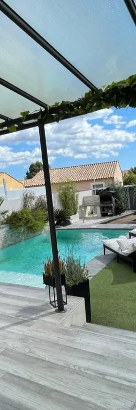 Villa avec piscine au calme 6 personnes，位于Valros的酒店