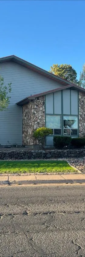 Pinetop Studio Suites，位于派托普湖畔的酒店