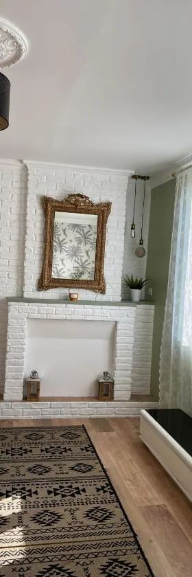 Maison au bord de l'eau et au calme pour les vacances，位于Saint-Denis-de-Pile的酒店