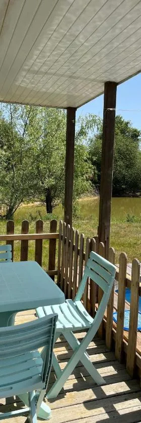 Bungalow à l'asinerie，位于Jau-Dignac-et-Loirac的酒店