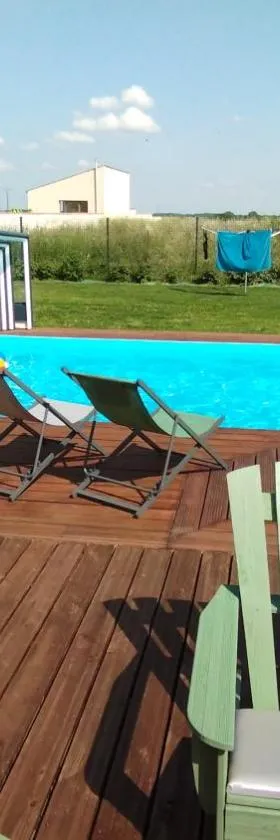 Le Making Of Chambres d'Hôtes insolites et Familiales，位于Thairé的酒店