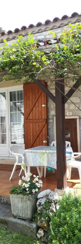 La maison de Juliette En haut，位于Lascabanes的酒店