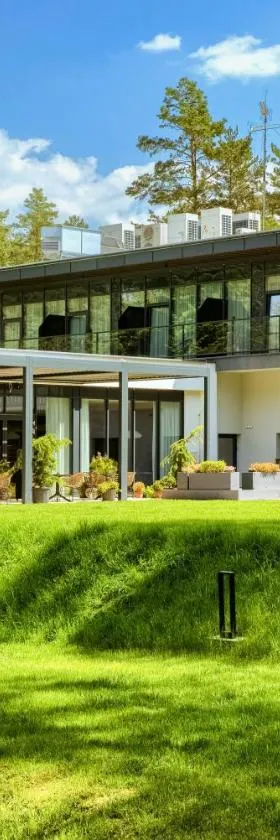 SZUMY PARK Hotel & Restaurant，位于Susiec的酒店