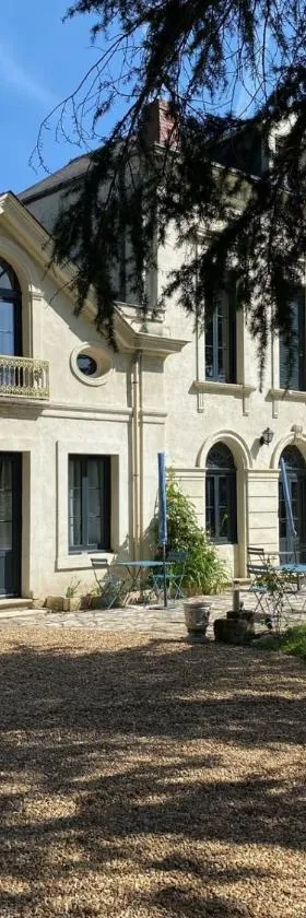 Le Castel de Bréhémont，位于Bréhémont的酒店