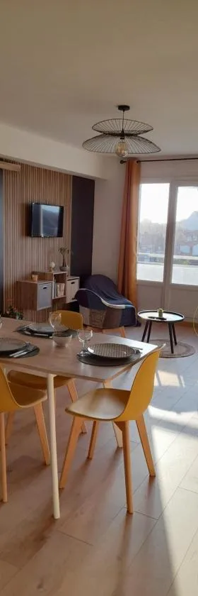 Appartement refait à neuf，位于Leffrinckoucke的酒店