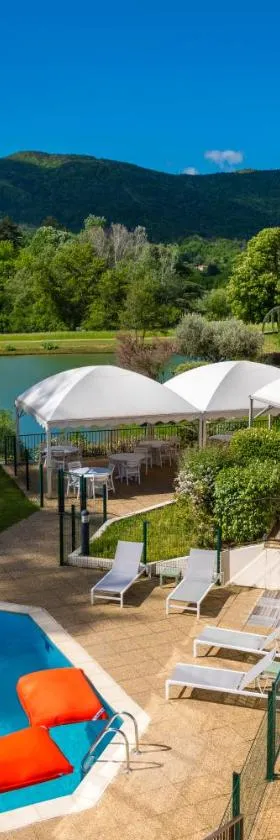 Domaine Les Sources de Dieulefit，位于迪约勒菲的酒店