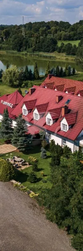 Flamingo，位于Poręba Żegoty的酒店