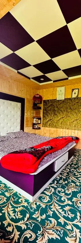 Sheen Homestay，位于古尔马尔格的酒店