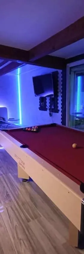 Appartement Le Secret Spa billard sensualité，位于Espondeilhan的酒店