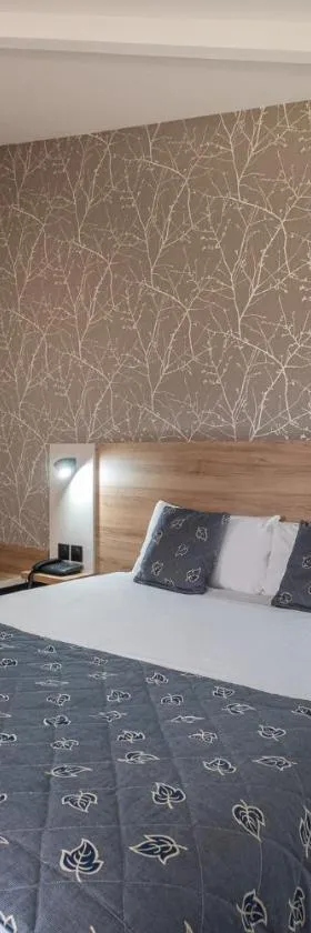 Charme Hôtel, Montbéliard Sud，位于蒙贝利亚尔的酒店
