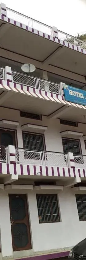 Hotel Amisha，位于Gupta Kāshi的酒店