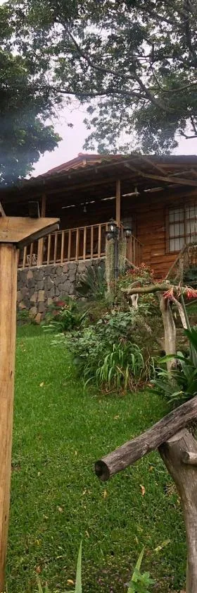 PROVENZA en Los Naranjos，位于Juayúa的酒店