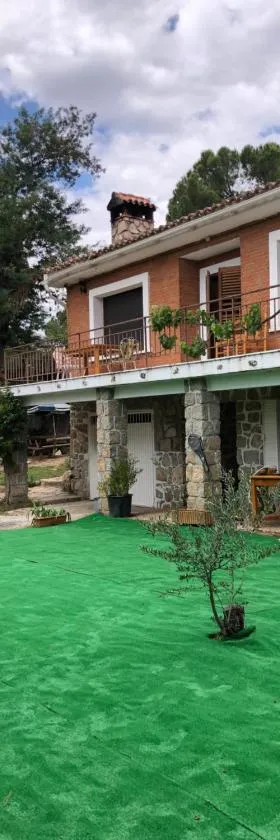 Casa Rural Pantano de San Juan，位于Pelayos de la Presa的酒店