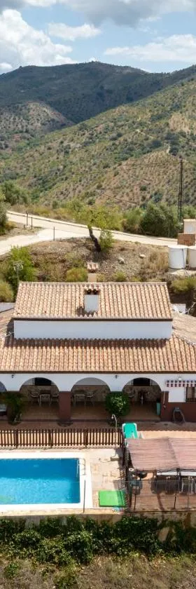 Casa Rural Los Hidalgos，位于Totalán的酒店