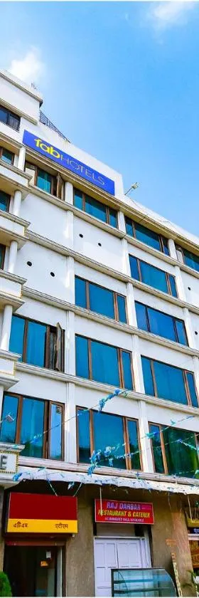 FabHotel Raj Darbar，位于Salua的酒店