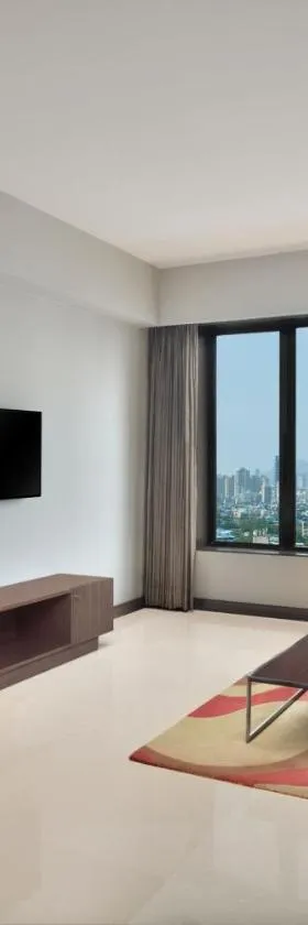 瓦希新孟买喜来登福朋酒店，位于纳威孟买的酒店