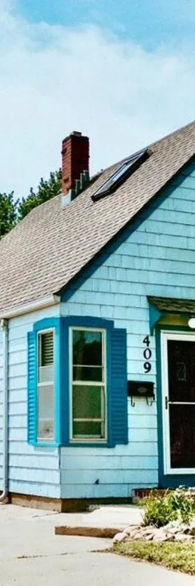 Bluebird Cottage, walking distance to fairgrounds，位于哈钦森的酒店