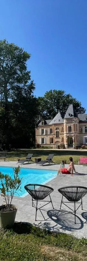 Château Les Villiers - Au cœur de la Sologne，位于Villeny的酒店