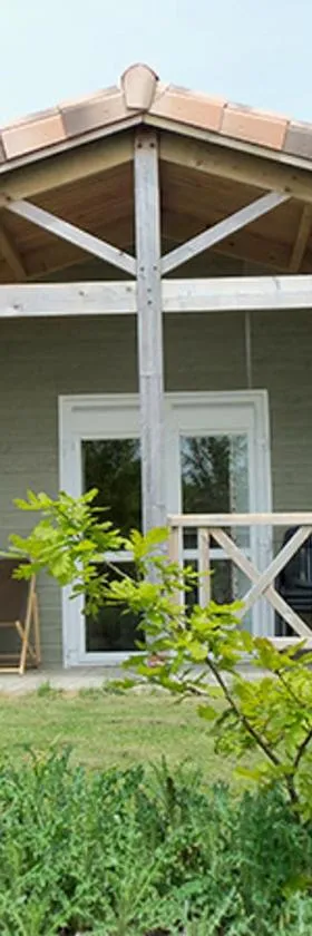 Chalet nature proche lac et à 20 mn des plages en Vendée，位于La Chapelle-Hermier的酒店