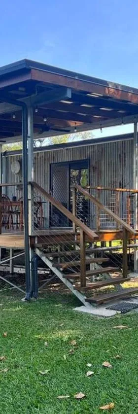 Hinchinbrook Riverview Retreat，位于Upper Stone的酒店