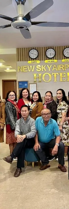NEW SKY AIRPORT HOTEL NỘI BÀI，位于内排的酒店