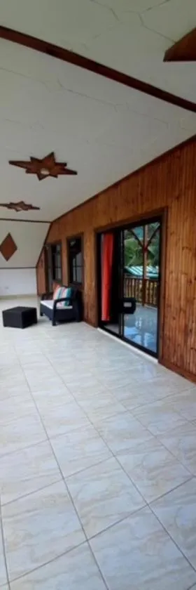 La Source Self Catering，位于拉迪格岛的酒店